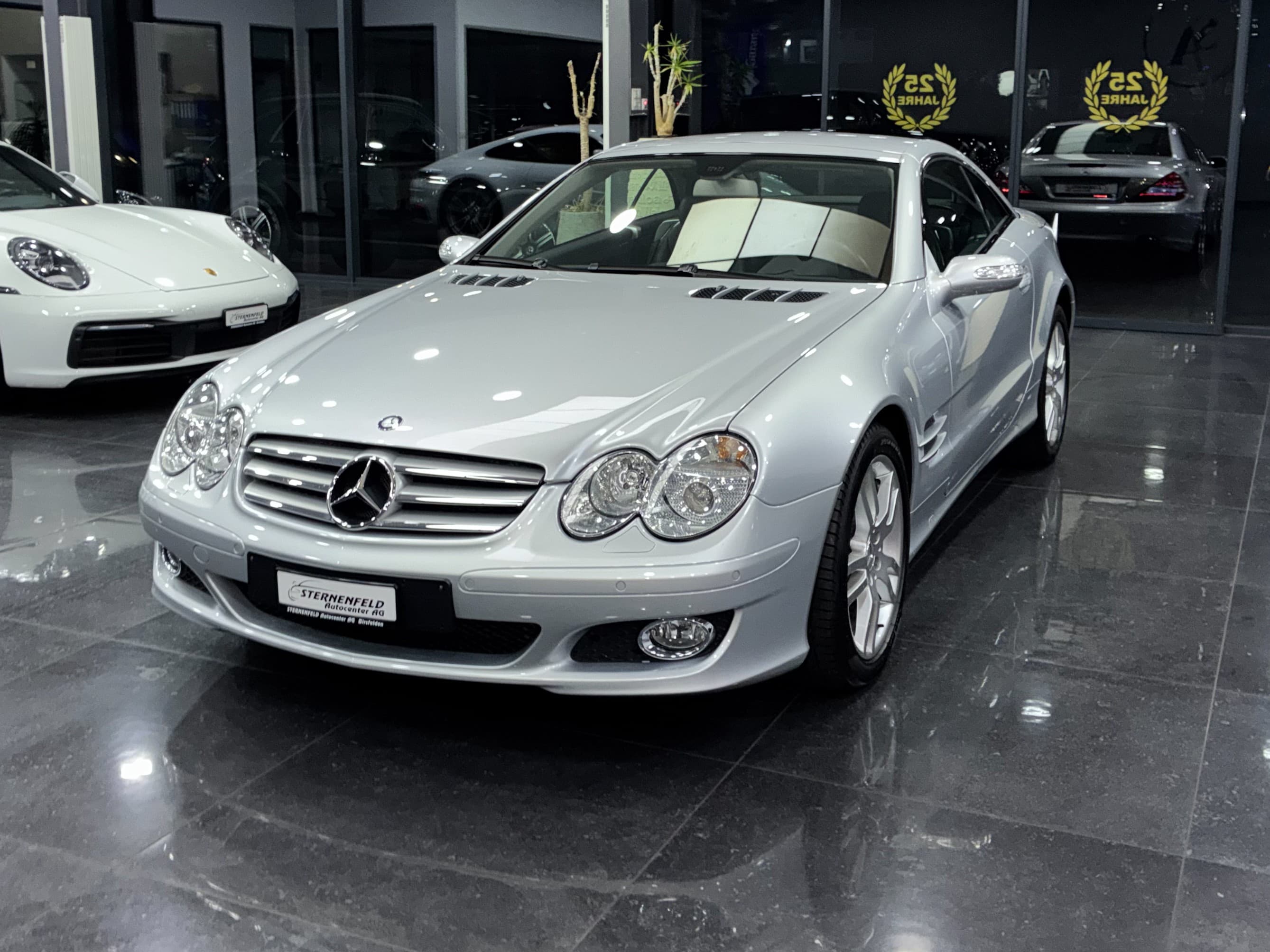 Mercedes-Benz SL 350 — Occasion bei Sternenfeld Autocenter, Birsfelden