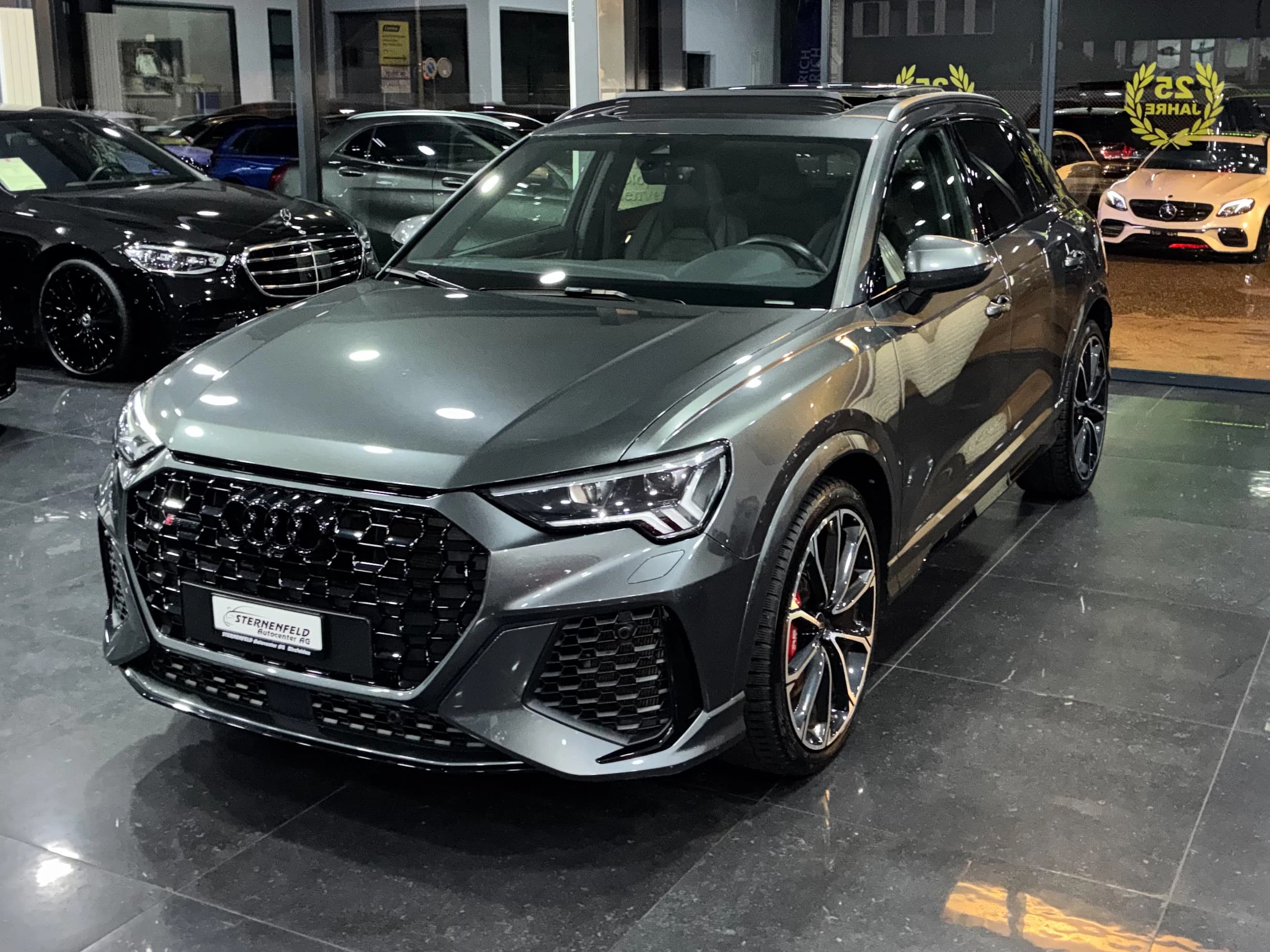Audi RS Q3 2.5 TFSI quattro S tronic — Occasion bei Sternenfeld Autocenter, Birsfelden