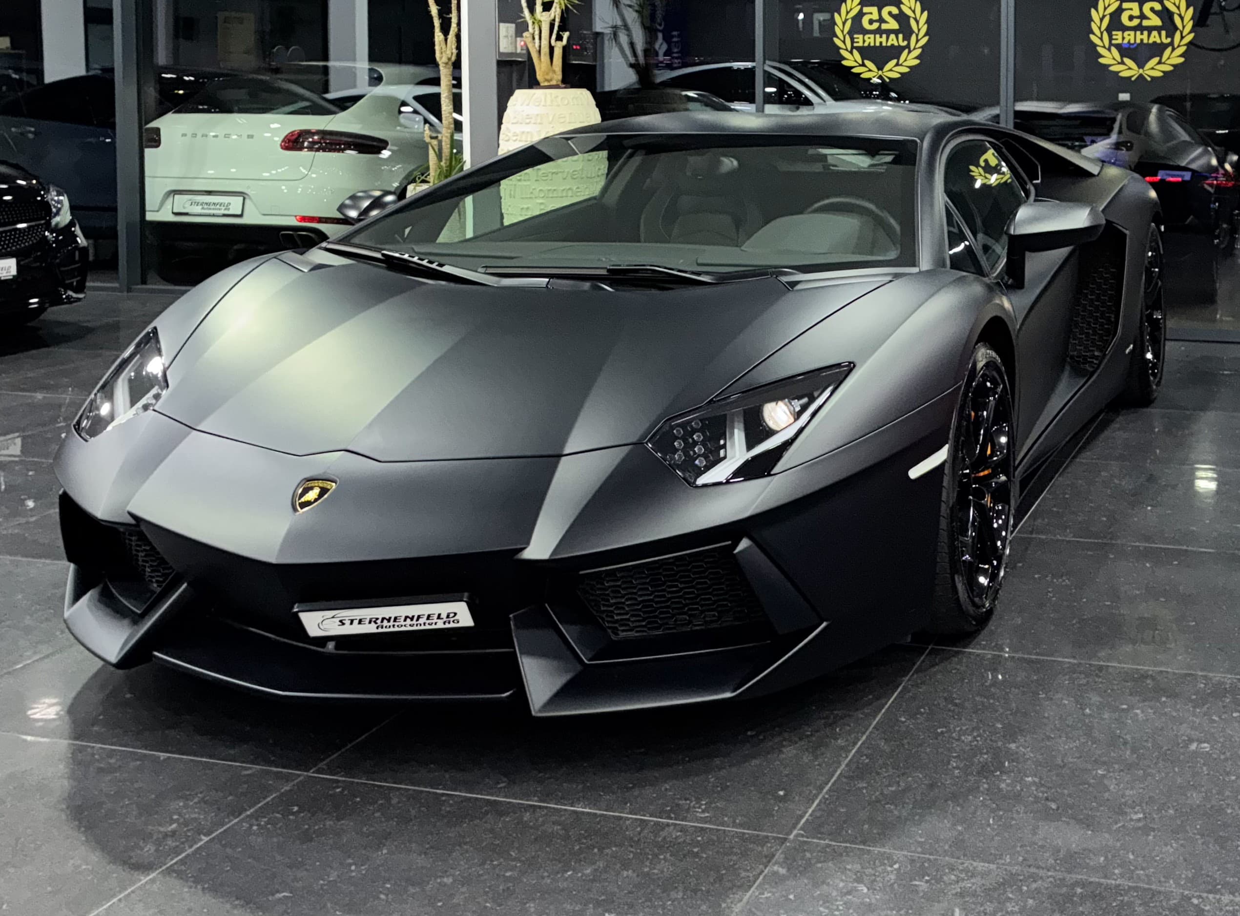 Lamborghini Aventador LP700-4 Coupé E-Gear — Occasion bei Sternenfeld Autocenter, Birsfelden